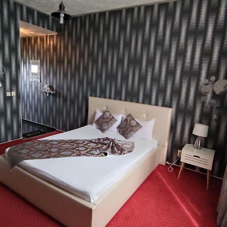 Chiajna Militari Residence Hotel מראה חיצוני תמונה