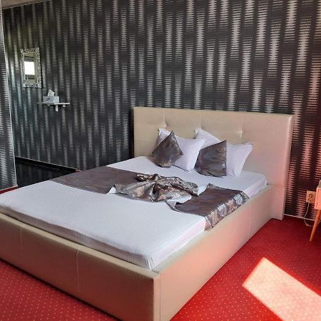 Chiajna Militari Residence Hotel מראה חיצוני תמונה