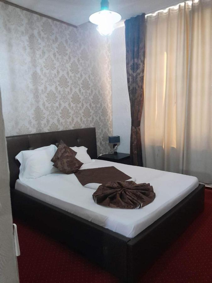 Chiajna Militari Residence Hotel מראה חיצוני תמונה